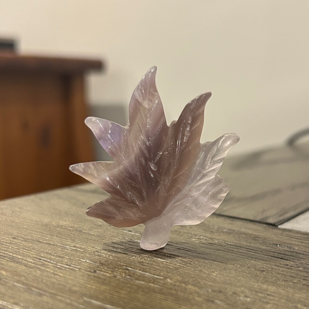 Defect listing: Leaf fluorite crystal Accent